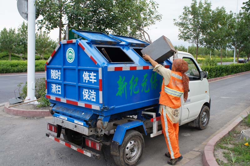 小勾臂車(chē)收集果皮箱